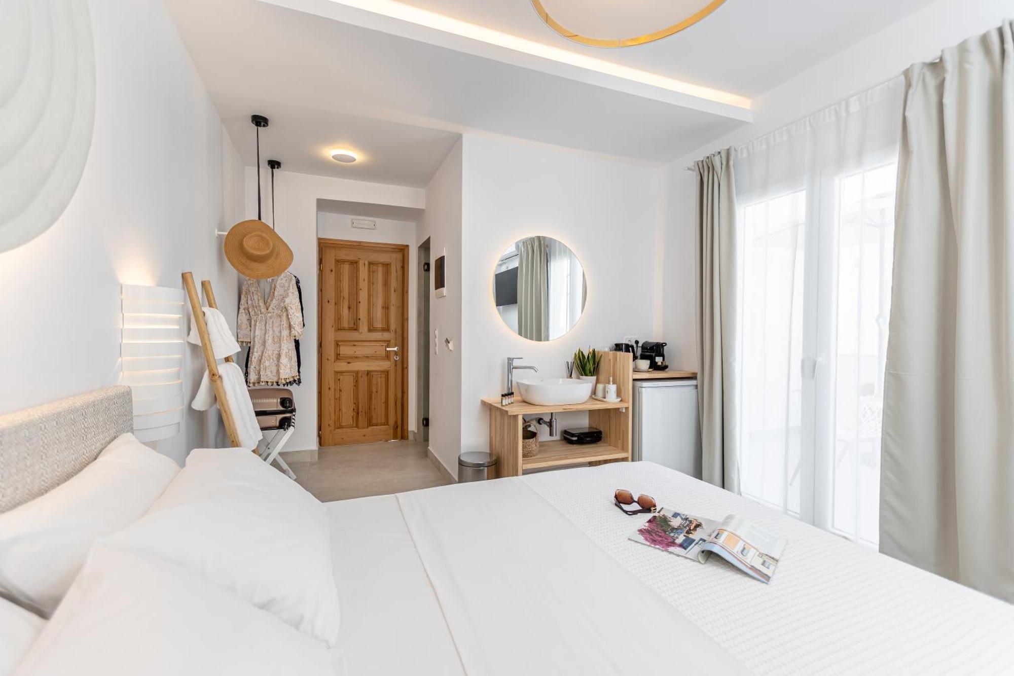 Golden Bird'S Aparthotel Naxos City ภายนอก รูปภาพ