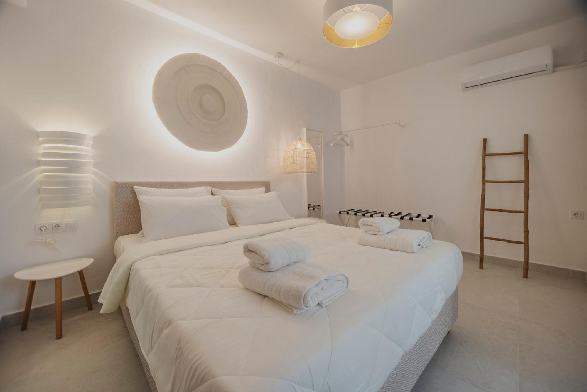 Golden Bird'S Aparthotel Naxos City ภายนอก รูปภาพ