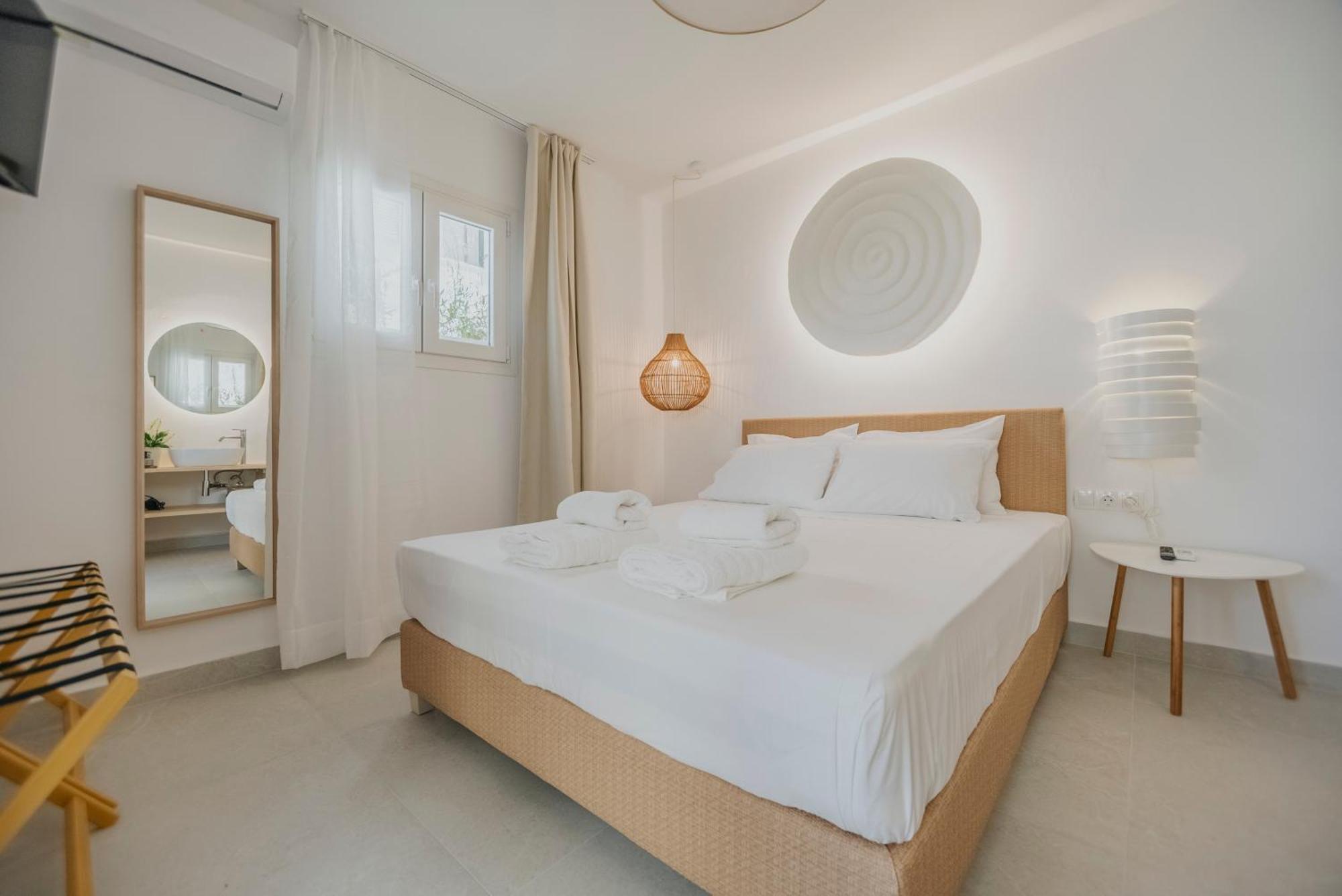 Golden Bird'S Aparthotel Naxos City ภายนอก รูปภาพ